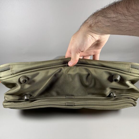 BRIGGS & RILEY Travelware Messenger Briefcase Shoulder Bag Green Nylon - Picture 4 of 8